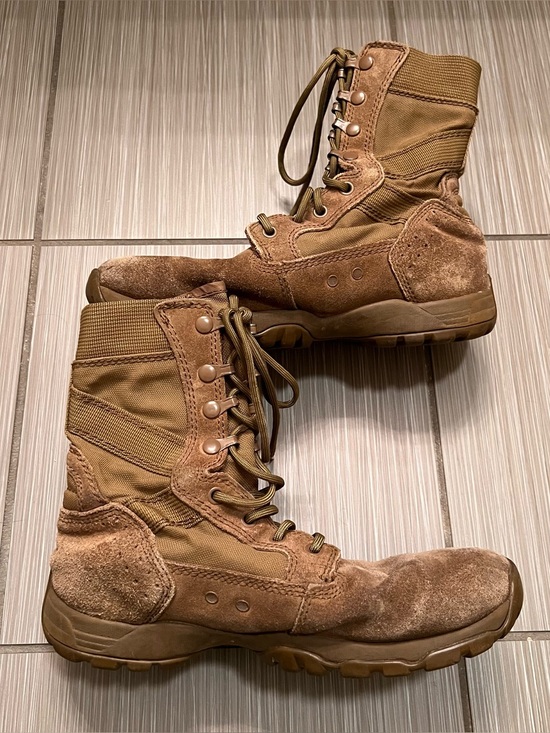 Belleville Tactical Research Minimalist Combat Boot Size 7W suede tan leather main image 7